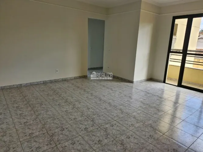 Apartamento com 3 Quarto(s) e 2 banheiro(s) para Alugar, 108 m² por R$ 2650 / Mês