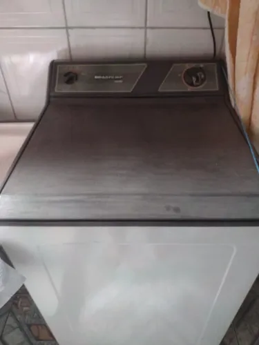 Máquina de lavar roupa antiga mas lava e centrifuga que é uma beleza aceito ofertas