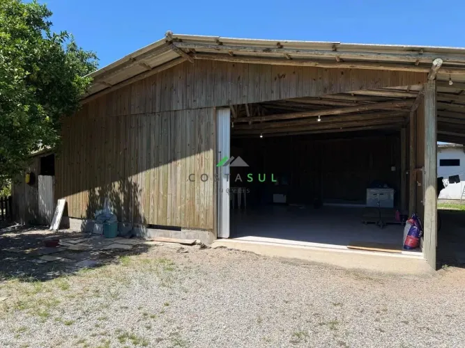 Galpão disponível para locação anual no Campo D'Una