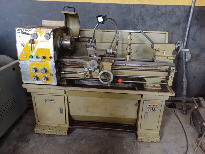 Torno Mecânico Atlasmaq TM-310 (Ano 2013)