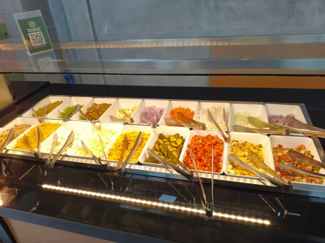 Buffet restaurante quente e frio