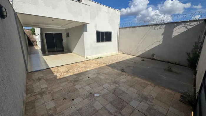 CASA 3/4 - AVENIDA EPIACAUBA, CASA 02, QD 27, LT 17 - JARDIM HELVÉCIA - APARECIDA DE GOIÂN