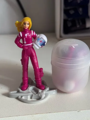 Barbie profissões kinder ovo - Astronauta