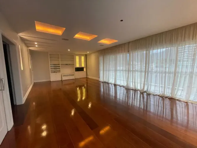 Locação Leblon Alto Padrão - 195 m² Todo Avarandado, com Suíte Master e 3 Vagas Cobertas