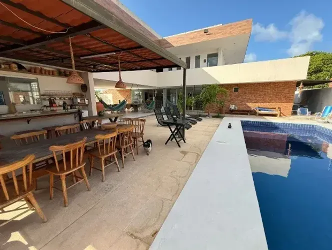 Duplex no Recanto do Poço (750 m², 05 suítes, piscina, área gourmet)
