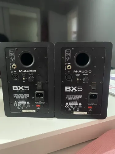 Monitores de áudio BX5