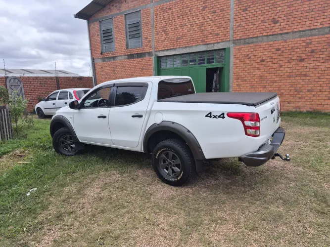 Mitsubishi L200 Tri. Outd. GLX 2.4 CD 4X4 Die. MEC 2022