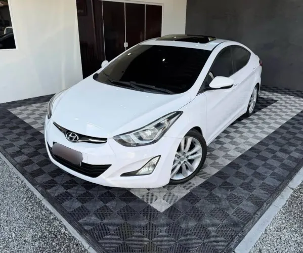 Hyundai Elantra GLS 2.0 16V Flex Aut. 2015