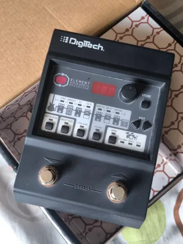 Pedaleira Element DigiTech (Guitarra)