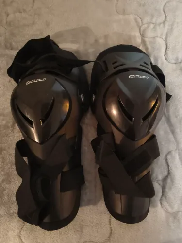 Joelheira Articulada Polisport Devil (Motocross / Trilha) - Excelente Estado
