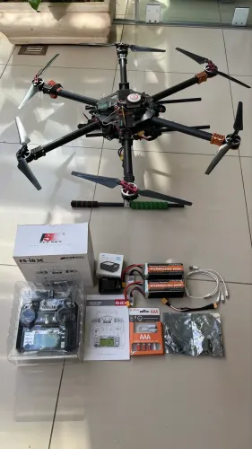 Drone Hexacóptero Tarot Heavy-Lift (Chassi Profissional) + Rádio FlySky + Carregador