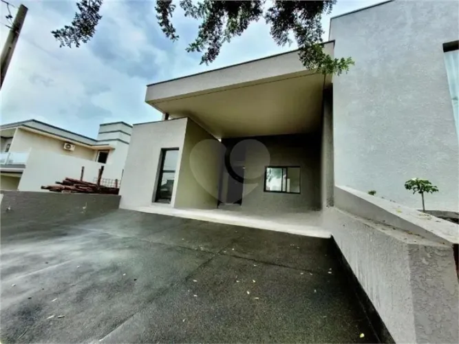 Casa à venda com 3 quartos, sendo 3 suítes, no condomínio Terras de São Francisco, Sorocab