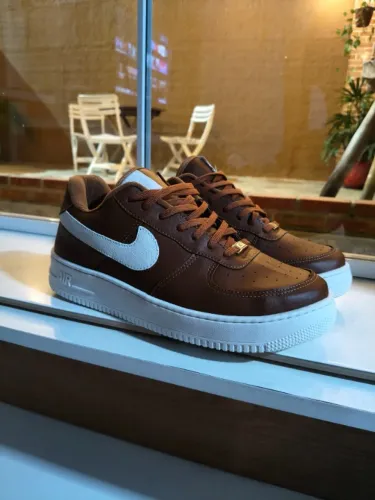 Tênis Nike Air Force 1 - Tam. 42 - Brown/White
