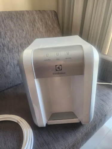 Bebedouro Electrolux PE11B usado