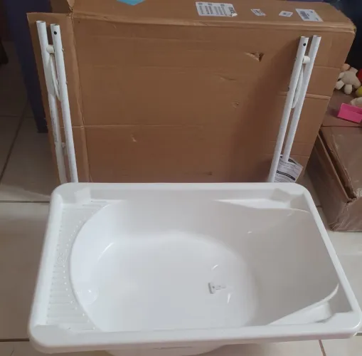 Banheira com suporte nova na caixa