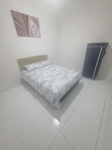 Apartamento mobiliado tipo quarto e sala