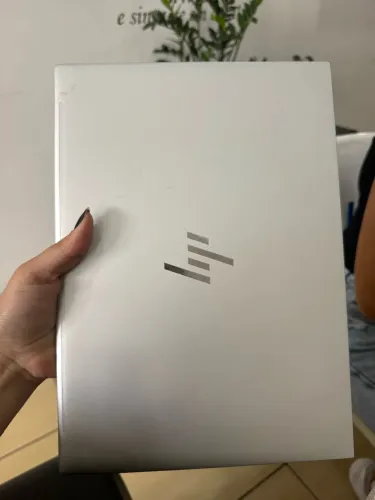 Vendo notebook HP novinho