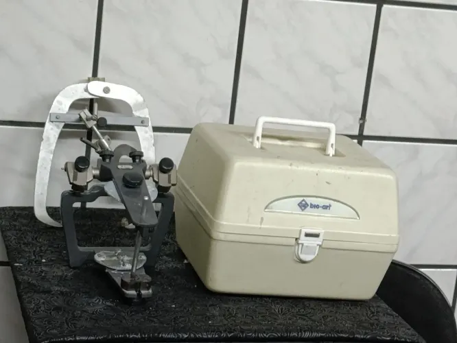 Articulador bioart modelo 4000 com arco facial para protetico