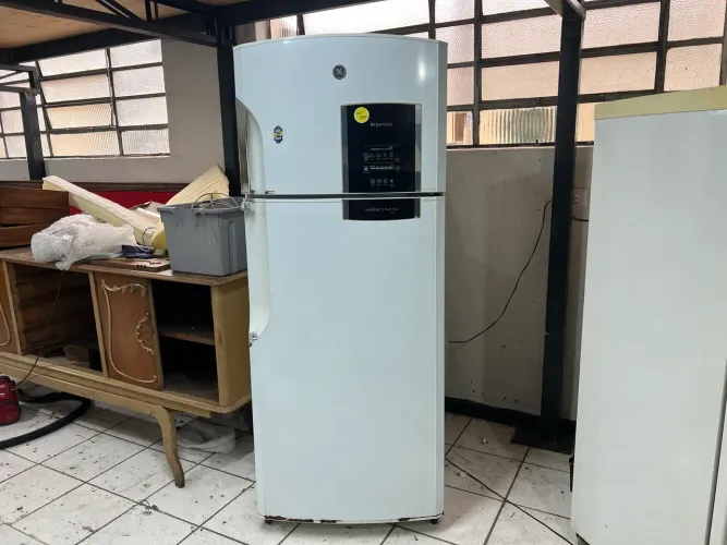Geladeira GE In.Genious Frost Free Duplex com Defeito