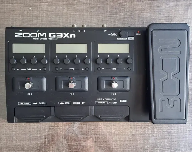 Pedaleira Zoom G3xn + case