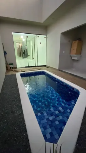 Novo Mundo - Linda casa de 3/4 Próximo Diegão Supermercado
