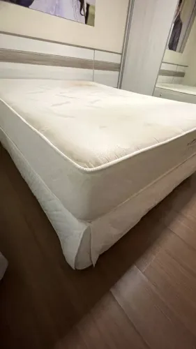 Cama Queen Size - Ótima Estrutura (Valor para desapego)