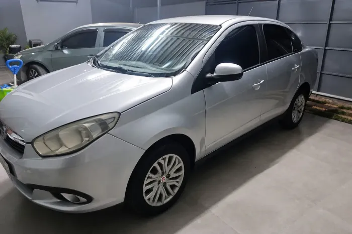 Fiat Grand Siena Attrac. 1.4 EVO F.flex 8V 2013