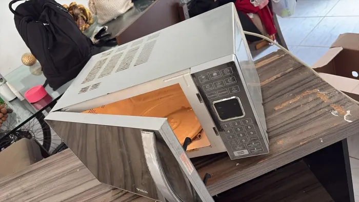 Micro-ondas Philco 18L Espelhado 