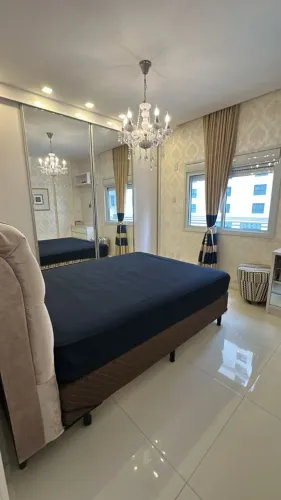 Apartamento 3 suítes e 3 vagas Mobiliado na Meia Praia - Itapema