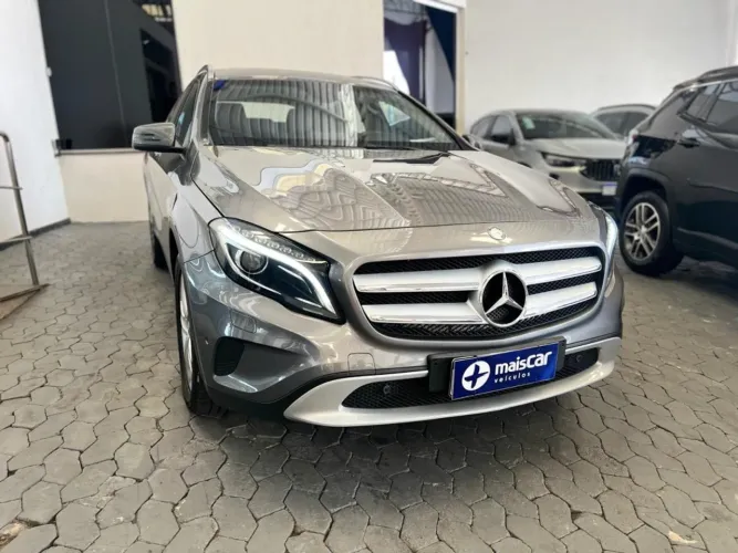 Mercedes-Benz GLA 200 Adv. 1.6/1.6 TB 16V Flex Aut. 2017