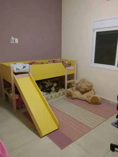 Cama solteiro infantil até 12 anos Tok Stok com colchão escorregador