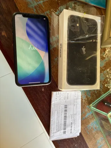 iPhone 11 - usado