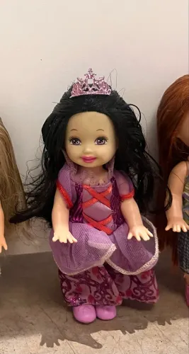 Kelly irmã da barbie - Princesa com vestido Boneca