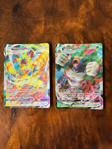 Combo carta pokémon zeraora VMAX e rillaboom VMAX