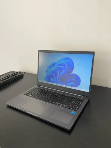 Notebook Samsung Core i3 11ª Geração - 12Gb RAM - SSD - MUITO RAPIDO