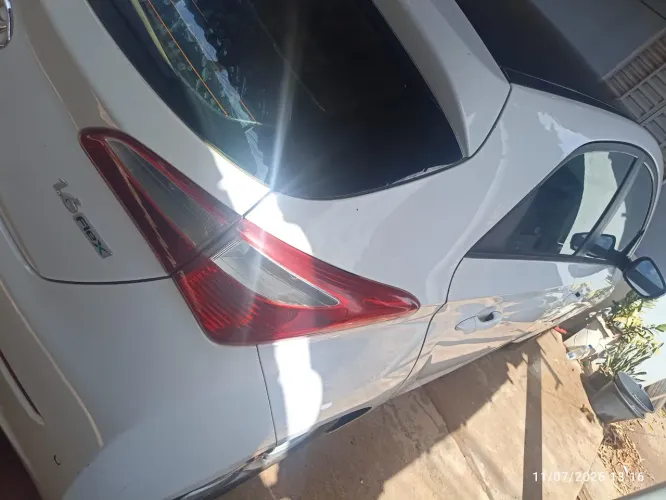 Hyundai HB20 Premium 1.6 Flex 16V Mec. 2014