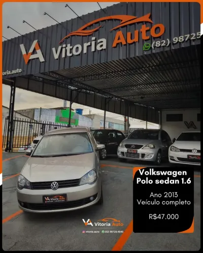 Volkswagen Polo Sedan 1.6 MI Total Flex 8V 4P 2013