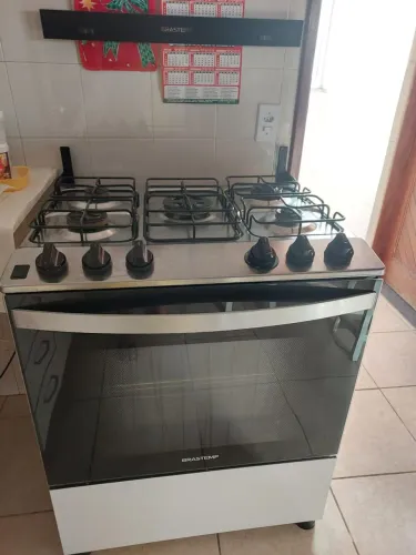 Vende se Fogão Brastemp 05 bocas em ótimo estado.