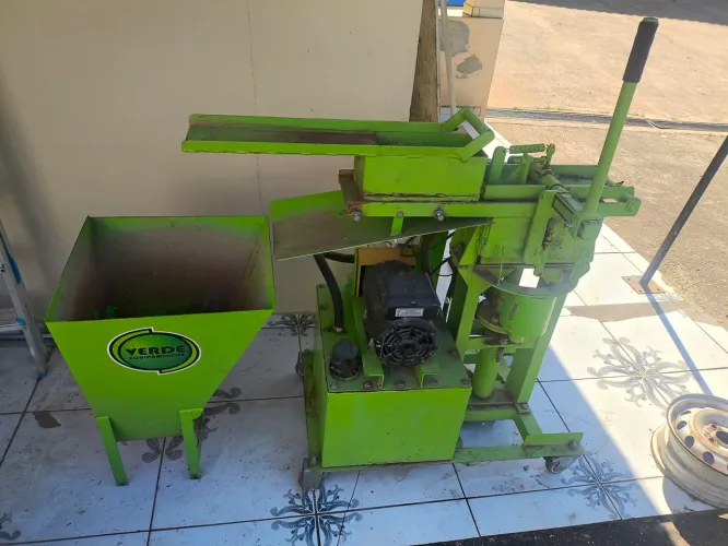 Vendo máquina hidráulica tijolo ecológico