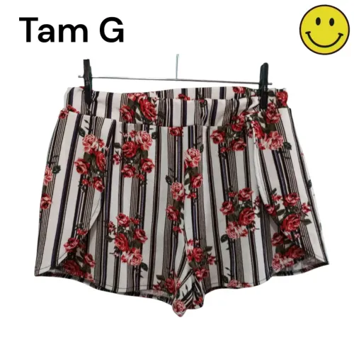 Short florido com estilo feminino