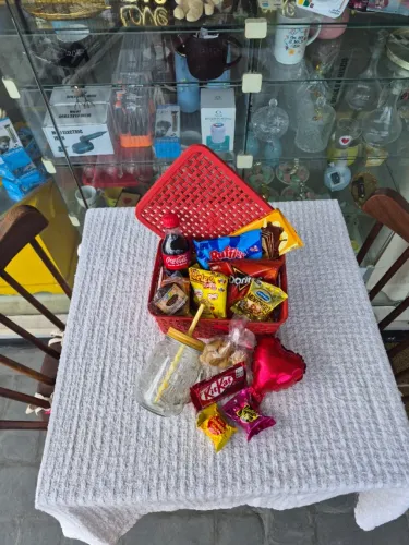 Cesta de aniversario e café da manhã pra presentear