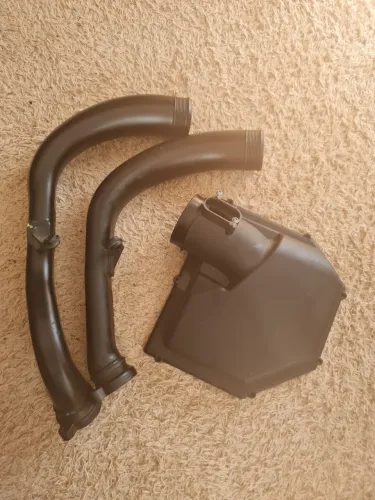 Caixa de filtro de ar( airbox) e tubos de admissão de ar (intake /inlet pipes.( originais 