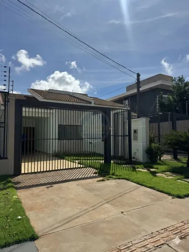Casa à venda no bairro Parque Alvorada - Dourados/MS