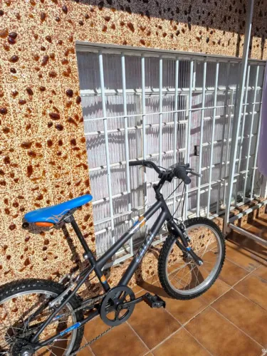 Bicicleta Caloi hot wheels