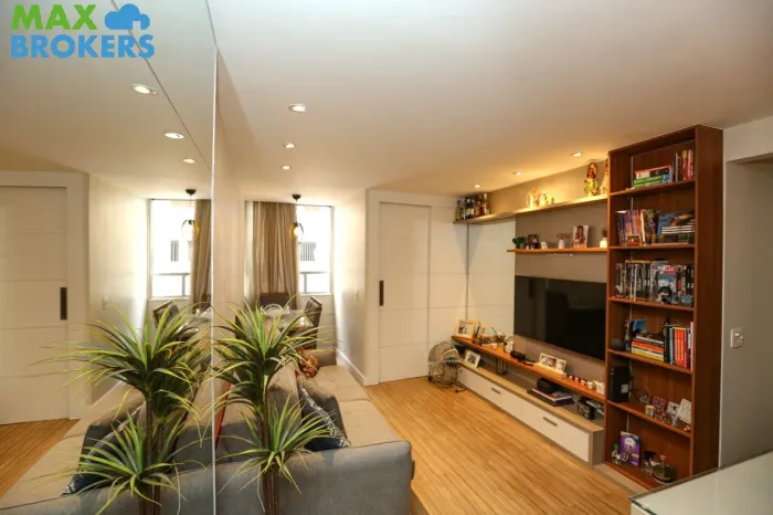 Apartamento à venda no Rio de Janeiro - Flamengo: 1 quarto, 1 suíte, 1 sala, 2 banheiros, 