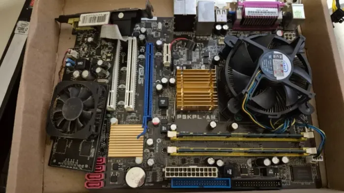 Kit Pentium / Placa mãe / 4gb / Placa de vídeo GS 8400, com garantia!