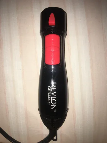 Secador com 2 escovas da Revlon