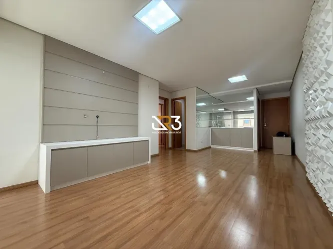 Apartamento para alugar no Ed. Casa Milà - 3 quartos (1 suíte), 116,24m², 2 vagas - Centro