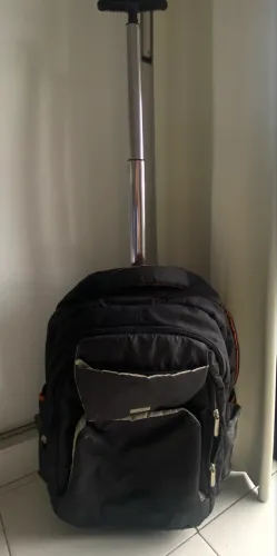 Mochila com rodinhas