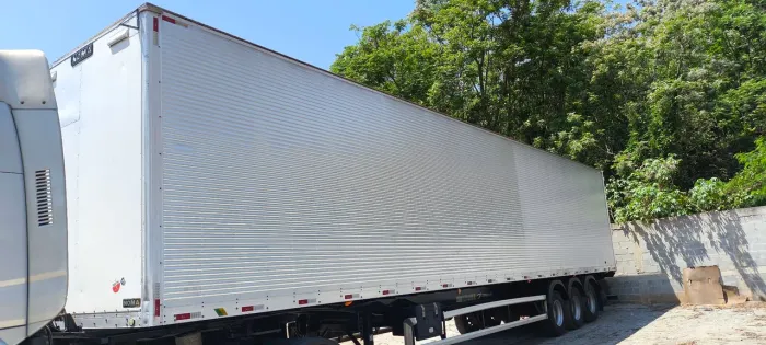 Vendo carreta bau 30 pallet ano 2022